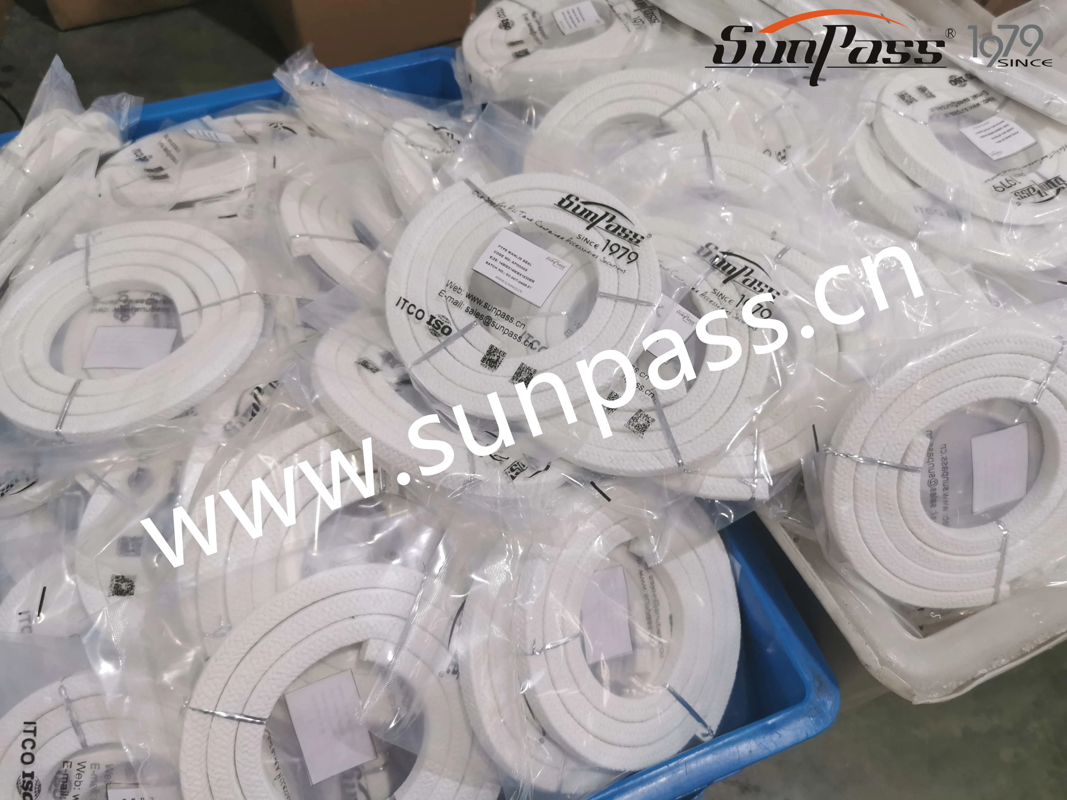 Клиентът в Испания поръча Sunpass PTFE Manlid Seal 3000 ролки от Tenglong